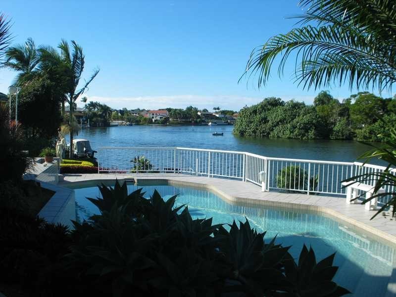 27 Donegal Crescent, Bundall QLD 4217